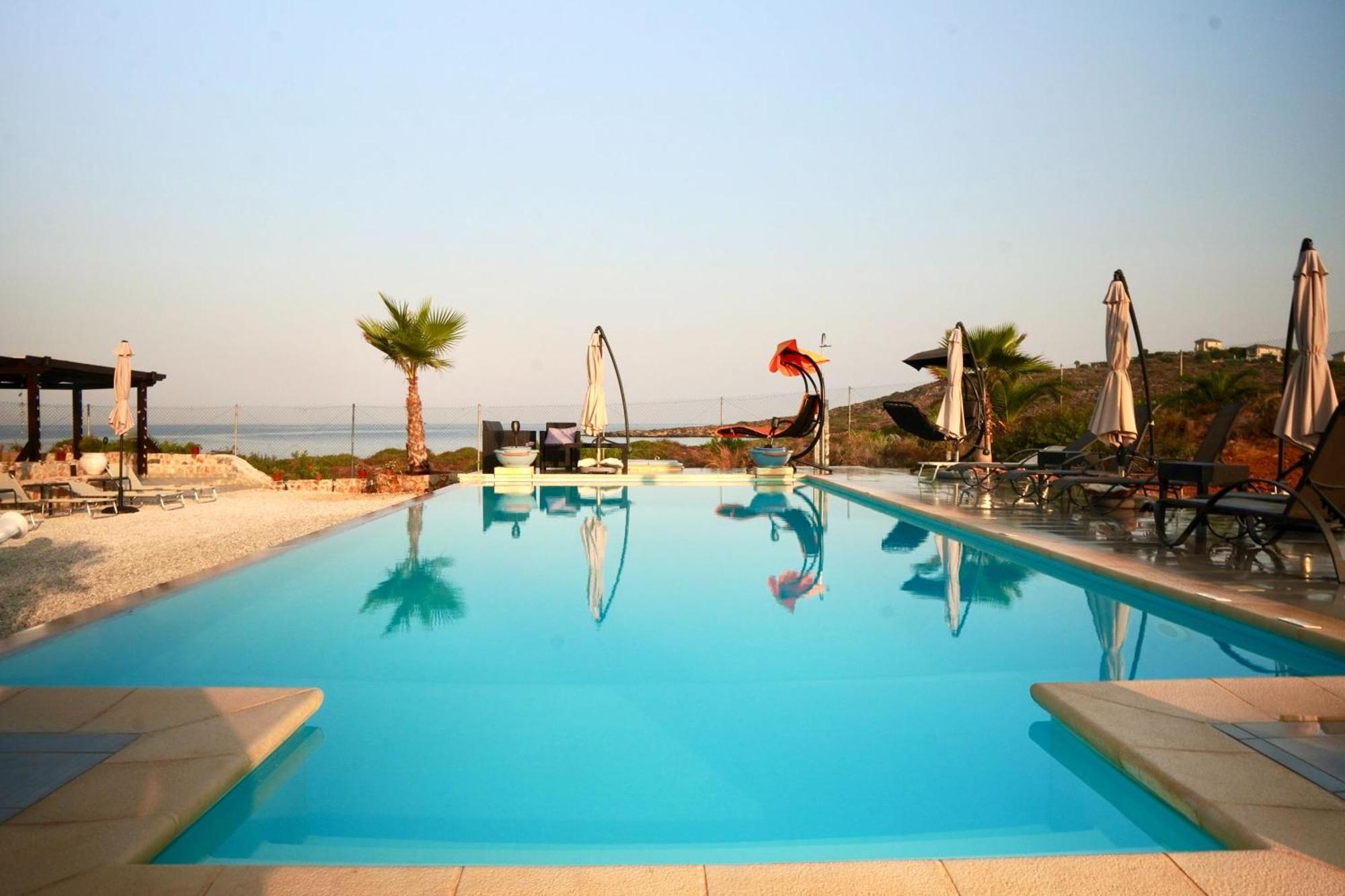 Tersanas Beach Lodges Extérieur photo